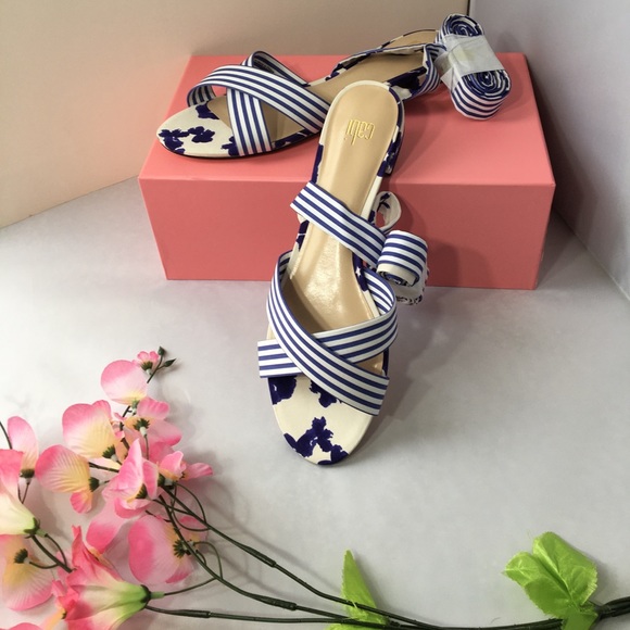 Cabi tied up sandal - Picture 4 of 7